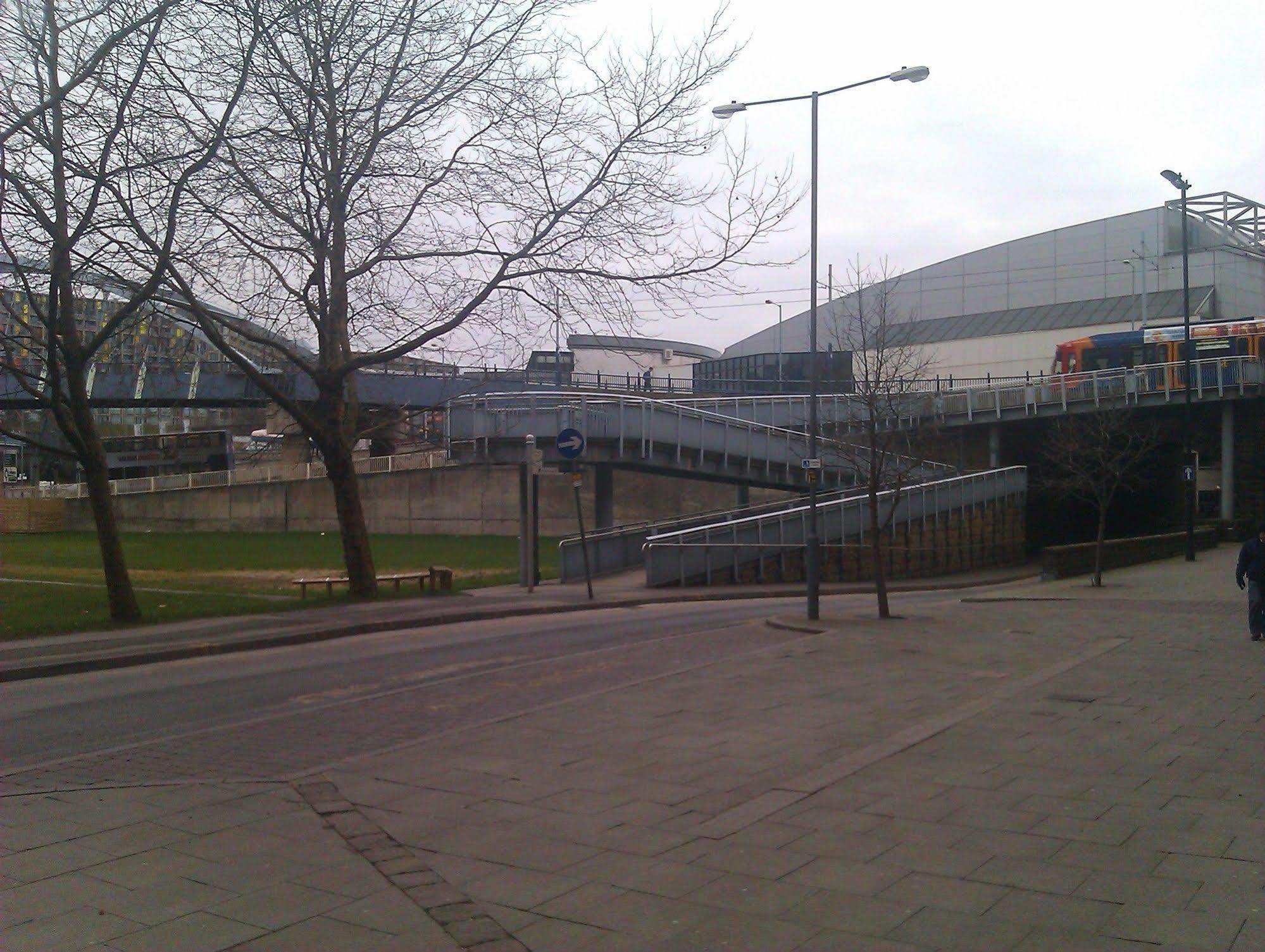 Ibis Sheffield City Hotel Exterior photo