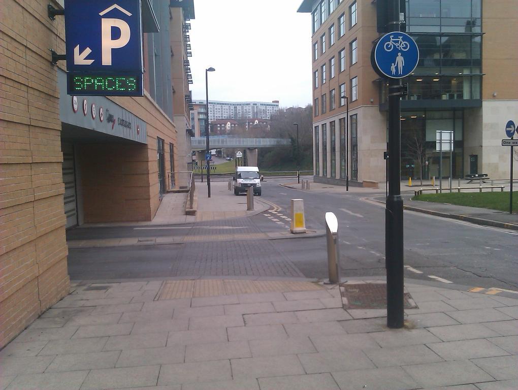 Ibis Sheffield City Hotel Exterior photo